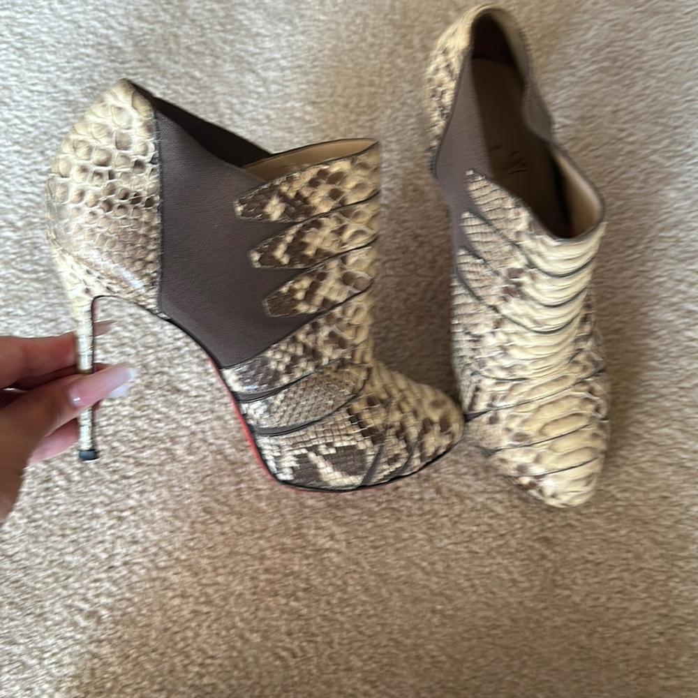 Christian louboutin size 39.5 snake skin